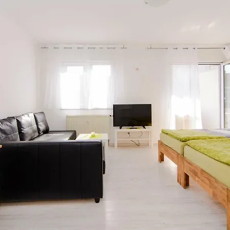 Private Close To Subway Norimberga