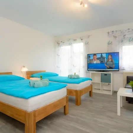Private Close To Subway Апартаменты Нюрнберг