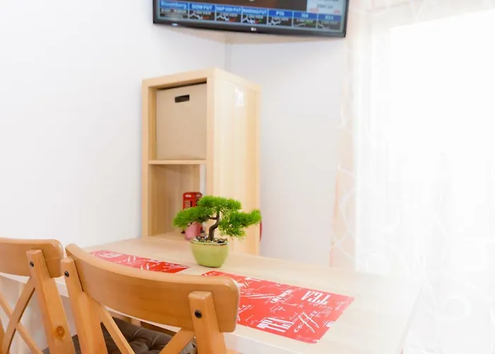 Апартаменты Private Close To Subway *